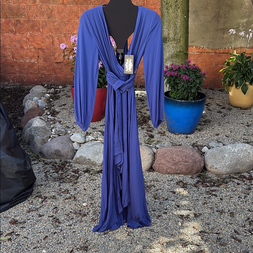 NWT Meghan Los Angeles Long Wrap dress Sizize Small